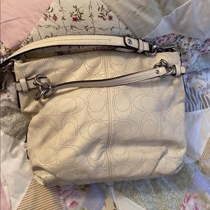 💯 AUTH COACH BROOKE PERFORATED HOBO